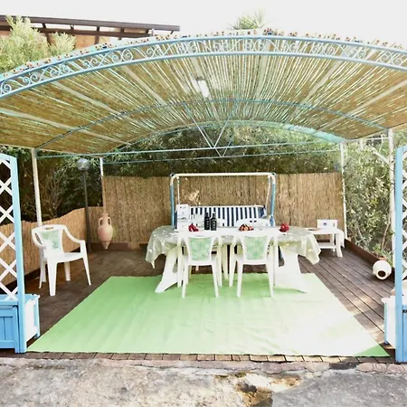 Giulia Apartment Domus De Maria